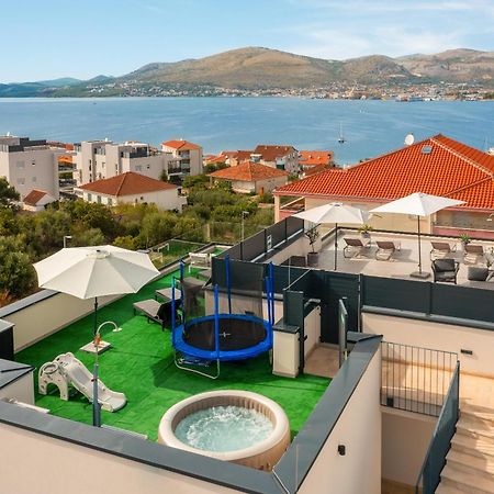Apartment Alegria In Okrug With Heated Pool, Sea View, Jacuzzi, Wifi تروغير المظهر الخارجي الصورة