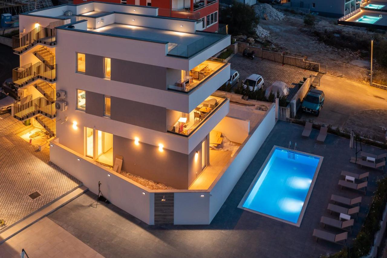 Apartment Alegria In Okrug With Heated Pool, Sea View, Jacuzzi, Wifi تروغير المظهر الخارجي الصورة