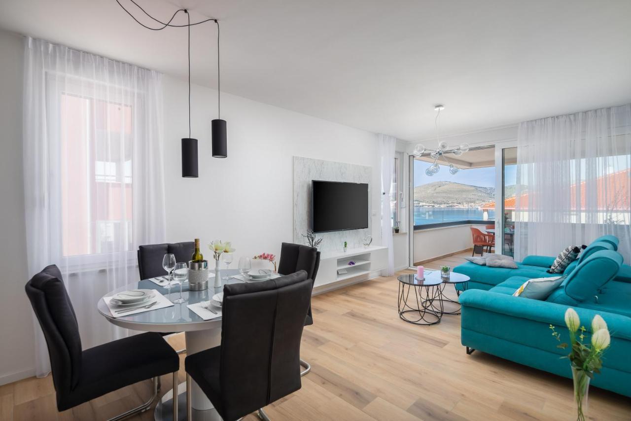 Apartment Alegria In Okrug With Heated Pool, Sea View, Jacuzzi, Wifi تروغير المظهر الخارجي الصورة