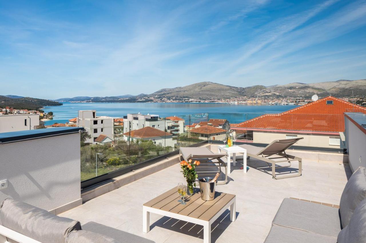 Apartment Alegria In Okrug With Heated Pool, Sea View, Jacuzzi, Wifi تروغير المظهر الخارجي الصورة