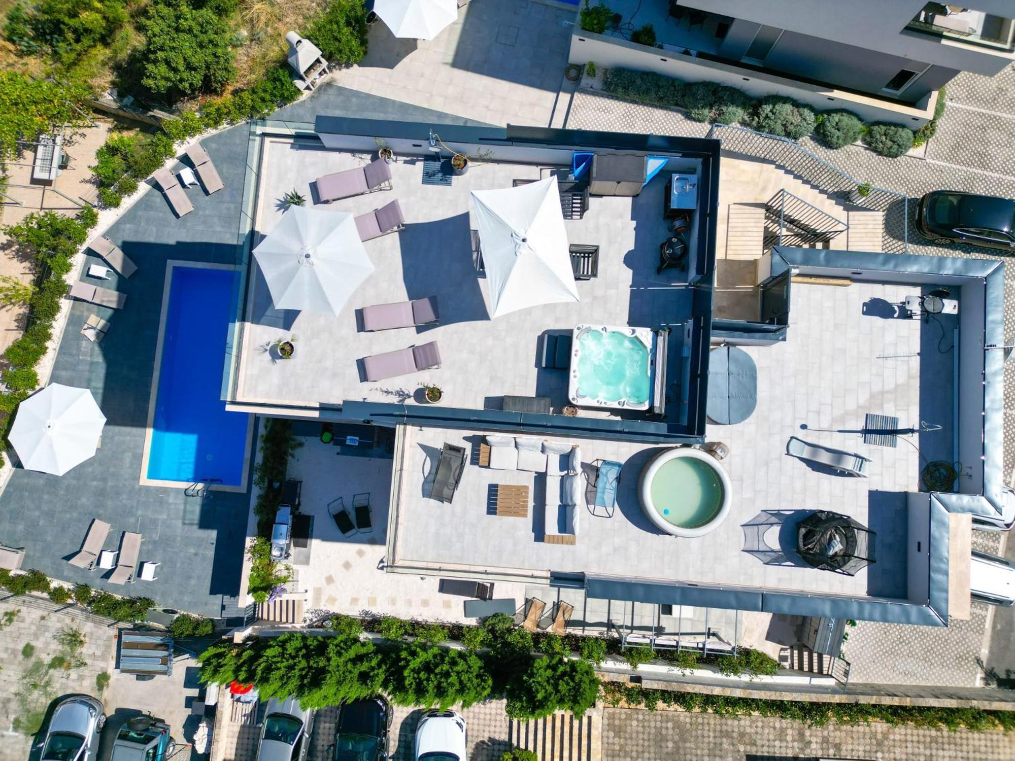 Apartment Alegria In Okrug With Heated Pool, Sea View, Jacuzzi, Wifi تروغير المظهر الخارجي الصورة